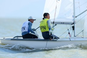 华体会下载-帆船比赛势不可挡，选手们帆影飞扬的简单介绍