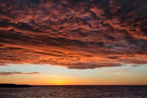 华体会登陆-两片战场，同一种胜利，秘鲁绝境逢生与阿劳霍接管东决