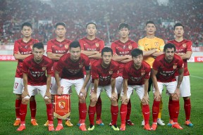 华体会体育-包含中国足球职业赛事激情开战，球队团结一致冲刺胜利的词条