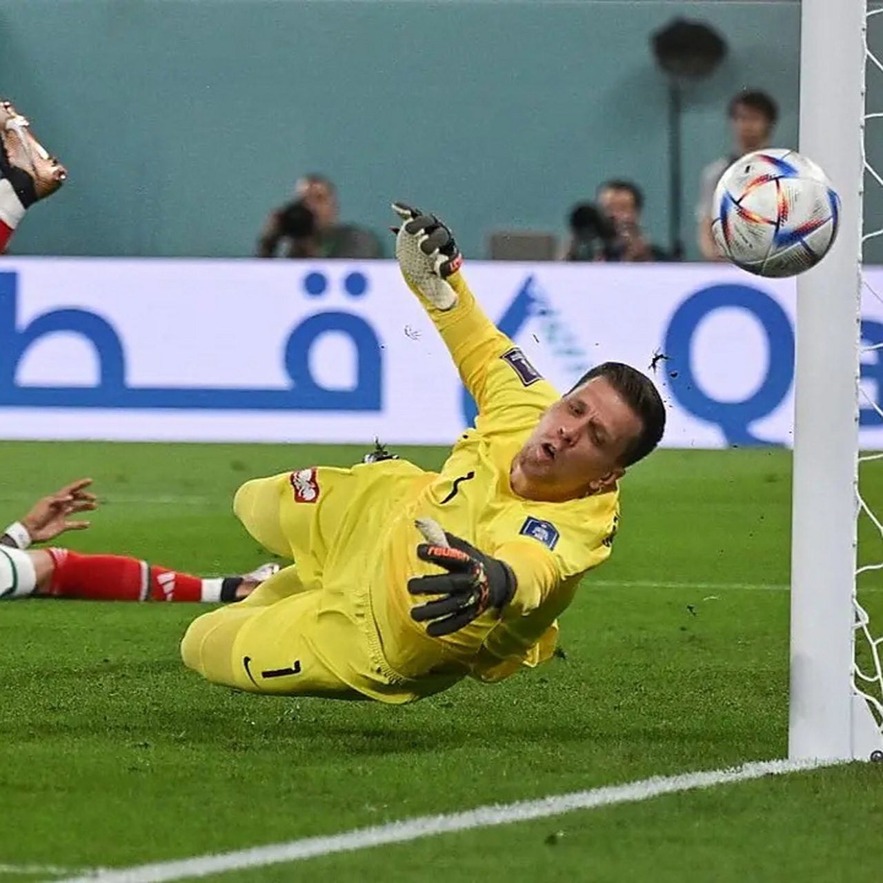 华体会登录-包含AC米兰轻取皇马，莱万扑点救主德甲的词条  第1张